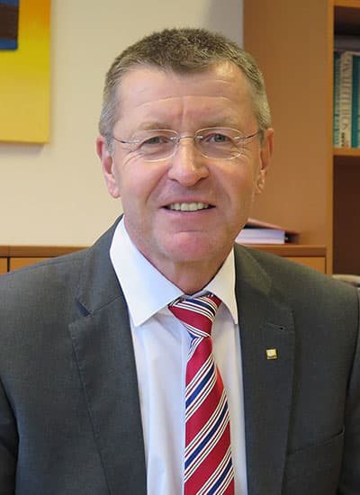 HR Mag. Gerhard STEINER